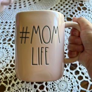 #Mom Life Mug Rae Dunn